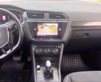Mietwagen Volkswagen Tiguan 2020 in Montenegro, mit Diesel-Kraftstoff und 150 PS ➤ Ab 21 EUR pro Tag.