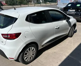Autovermietung Renault Clio 4 Nr.16478 Schaltgetriebe am Flughafen Podgorica, ausgestattet mit einem 1,5L Motor ➤ Von Yan in Montenegro.