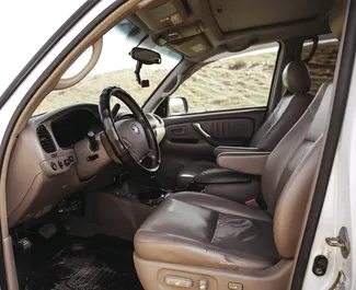 Benzin 4,7L Motor von Toyota Sequoia I 2003 zur Miete in Bischkek.