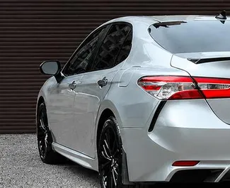 Frontansicht eines Mietwagens Toyota Camry in Eriwan, Armenien ✓ Auto Nr.1165. ✓ Automatisch TM ✓ 0 Bewertungen.