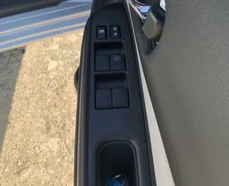 Frontansicht eines Mietwagens Nissan Note in Larnaca, Zypern ✓ Auto Nr.16390. ✓ Automatisch TM ✓ 0 Bewertungen.