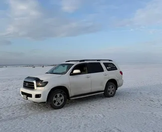 Frontansicht eines Mietwagens Toyota Sequoia Ii in Bischkek, Kirgisistan ✓ Auto Nr.16338. ✓ Automatisch TM ✓ 0 Bewertungen.