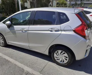 Mietwagen Honda Fit 2018 auf Zypern, mit Benzin-Kraftstoff und 98 PS ➤ Ab 18 EUR pro Tag.