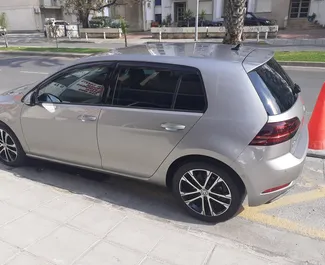 Vermietung Volkswagen Golf 7. Wirtschaft, Komfort Fahrzeug zur Miete auf Zypern ✓ Kaution Einzahlung von 400 EUR ✓ Versicherungsoptionen KFZ-HV, TKV.