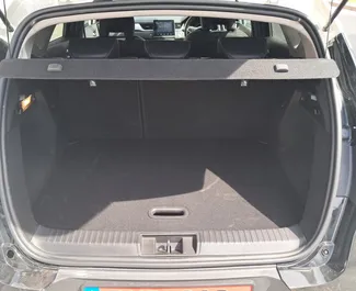 Benzin 1,6L Motor von Renault Captur 2024 zur Miete in Limassol.