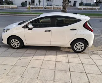 Autovermietung Toyota Aqua Nr.16351 Automatisch in Limassol, ausgestattet mit einem 1,5L Motor ➤ Von Leo auf Zypern.
