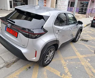 Hybride 1,6L Motor von Toyota Yaris Cross 2025 zur Miete in Limassol.