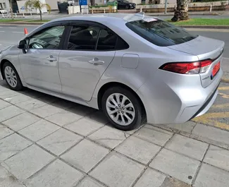 Vermietung Toyota Corolla Sedan. Wirtschaft, Komfort Fahrzeug zur Miete auf Zypern ✓ Kaution Einzahlung von 400 EUR ✓ Versicherungsoptionen KFZ-HV, TKV.