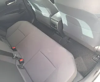 Toyota Corolla Sedan 2024 mit Antriebssystem Frontantrieb, verfügbar in Limassol.