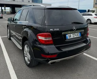 Vermietung Mercedes-Benz ML350. Komfort, Premium, SUV Fahrzeug zur Miete in Albanien ✓ Kaution Keine Kaution ✓ Versicherungsoptionen KFZ-HV, VKV Komplett, Ausland.