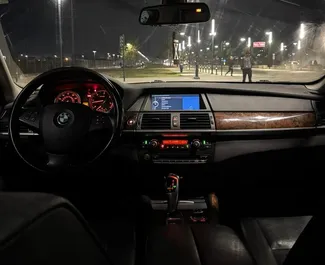 BMW X5 2013 zur Miete verfügbar in Tirana, mit Kilometerbegrenzung unbegrenzte.
