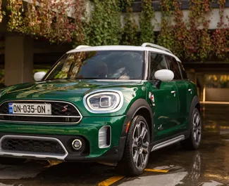 Frontansicht eines Mietwagens Mini Countryman Cooper S in Tiflis, Georgien ✓ Auto Nr.16362. ✓ Automatisch TM ✓ 0 Bewertungen.