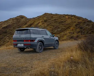 Hyundai Santa Fe 2024 mit Antriebssystem Allradantrieb, verfügbar in Tiflis.