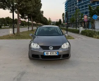Frontansicht eines Mietwagens Volkswagen Golf 5 in Tirana, Albanien ✓ Auto Nr.16489. ✓ Schaltgetriebe TM ✓ 0 Bewertungen.