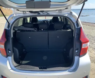 Benzin 1,2L Motor von Nissan Note 2019 zur Miete in Larnaca.