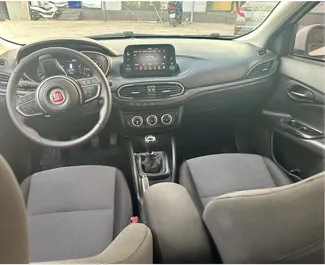 Vermietung Fiat Egea. Wirtschaft, Komfort Fahrzeug zur Miete in der Türkei ✓ Kaution Einzahlung von 650 USD ✓ Versicherungsoptionen KFZ-HV, TKV, VKV Plus, VKV Komplett, Junge, Keine Kaution.