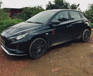 Frontansicht eines Mietwagens Hyundai i20 am Flughafen Goa, Goa ✓ Auto Nr.16170. ✓ Automatisch TM ✓ 0 Bewertungen.
