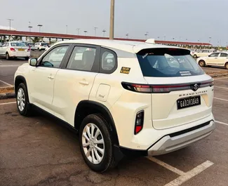 Benzin 1,5L Motor von Suzuki Grand Vitara 2025 zur Miete am Flughafen Goa.