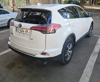 Benzin 2,5L Motor von Toyota Rav4 2018 zur Miete in Kutaisi.