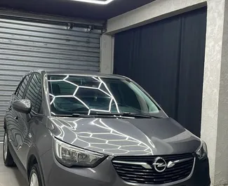 Vermietung Opel Crossland. Wirtschaft, Komfort, Crossover Fahrzeug zur Miete in Albanien ✓ Kaution Einzahlung von 100 EUR ✓ Versicherungsoptionen KFZ-HV, TKV, VKV Komplett, Ausland.