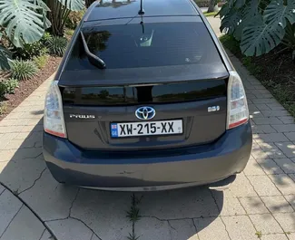 Vermietung Toyota Prius. Wirtschaft, Komfort Fahrzeug zur Miete in Georgien ✓ Kaution Keine Kaution ✓ Versicherungsoptionen KFZ-HV, TKV, Keine Kaution.