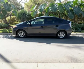 Autovermietung Toyota Prius Nr.16346 Automatisch in Batumi, ausgestattet mit einem 1,8L Motor ➤ Von Anastasia in Georgien.