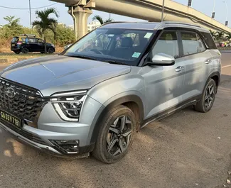 Frontansicht eines Mietwagens Hyundai Alcazar am Flughafen Goa, Goa ✓ Auto Nr.16226. ✓ Automatisch TM ✓ 0 Bewertungen.