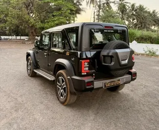 Mietwagen Mahindra Thar Roxx 2026 in Goa, mit Benzin-Kraftstoff und 89 PS ➤ Ab 84 USD pro Tag.