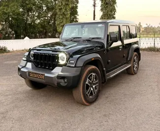 Vermietung Mahindra Thar Roxx. SUV, Crossover Fahrzeug zur Miete in Goa ✓ Kaution Einzahlung von 60 USD ✓ Versicherungsoptionen KFZ-HV.
