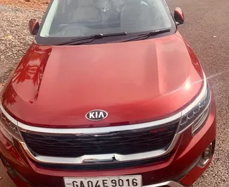 Frontansicht eines Mietwagens Kia Seltos am Flughafen Goa, Goa ✓ Auto Nr.16190. ✓ Automatisch TM ✓ 0 Bewertungen.