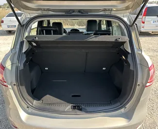 Ford B-Max 2015 zur Miete verfügbar am Flughafen von Tirana, mit Kilometerbegrenzung unbegrenzte.