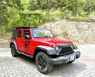 Frontansicht eines Mietwagens Jeep Wrangler in Tiflis, Georgien ✓ Auto Nr.16028. ✓ Automatisch TM ✓ 0 Bewertungen.