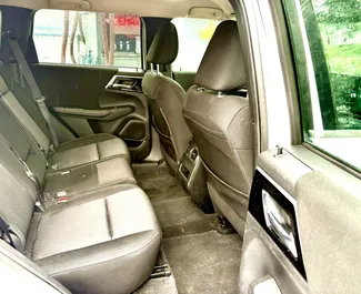 Mieten Sie ein Mitsubishi Outlander in Tiflis Georgien