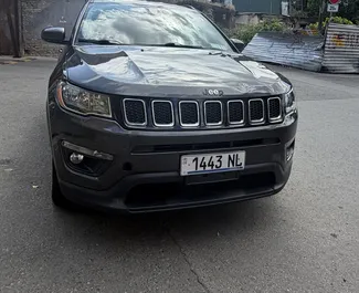 Mietwagen Jeep Compass 2019 in Georgien, mit Benzin-Kraftstoff und 175 PS ➤ Ab 100 GEL pro Tag.