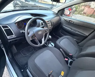 Frontansicht eines Mietwagens Hyundai i20 in Bar, Montenegro ✓ Auto Nr.16234. ✓ Automatisch TM ✓ 1 Bewertungen.