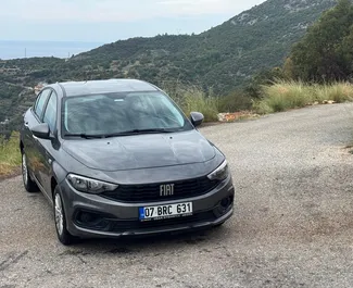 Frontansicht eines Mietwagens Fiat Egea in Alanya, Türkei ✓ Auto Nr.16404. ✓ Schaltgetriebe TM ✓ 0 Bewertungen.