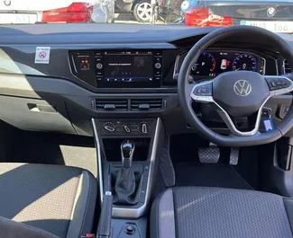 Frontansicht eines Mietwagens Volkswagen Taigo in Limassol, Zypern ✓ Auto Nr.16461. ✓ Automatisch TM ✓ 0 Bewertungen.