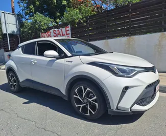 Mietwagen Toyota C-HR 2020 auf Zypern, mit Hybride-Kraftstoff und 120 PS ➤ Ab 42 EUR pro Tag.