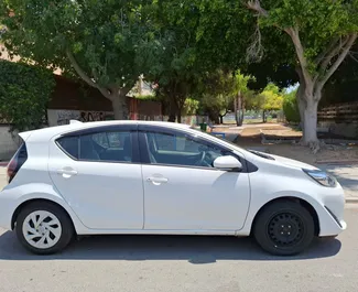 Autovermietung Toyota Aqua Nr.16459 Automatisch in Limassol, ausgestattet mit einem 1,2L Motor ➤ Von Alexandr auf Zypern.