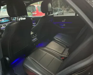 Frontansicht eines Mietwagens Mercedes-Benz GLE 300d in Limassol, Zypern ✓ Auto Nr.16462. ✓ Automatisch TM ✓ 0 Bewertungen.