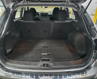 Nissan Rogue 2019 mit Antriebssystem Allradantrieb, verfügbar am Flughafen Tiflis.