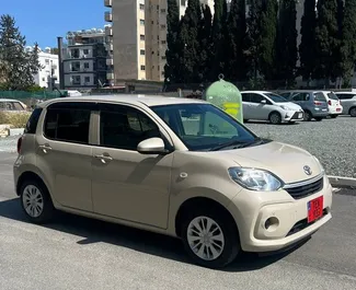 Vermietung Toyota Passo. Wirtschaft Fahrzeug zur Miete auf Zypern ✓ Kaution Einzahlung von 100 EUR ✓ Versicherungsoptionen KFZ-HV, TKV, VKV Plus, Diebstahlschutz, Junge.