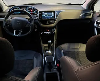 Diesel 1,6L Motor von Peugeot 2008 2018 zur Miete in Tirana.