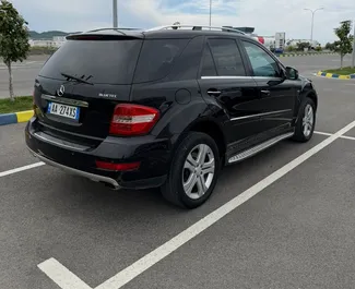 Mietwagen Mercedes-Benz ML350 2011 in Albanien, mit Diesel-Kraftstoff und 200 PS ➤ Ab 35 EUR pro Tag.