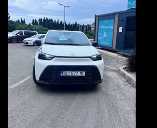 Vermietung Toyota Aygo X. Wirtschaft, Crossover Fahrzeug zur Miete in Kroatien ✓ Kaution Einzahlung von 200 EUR ✓ Versicherungsoptionen KFZ-HV, VKV Komplett, Ausland.