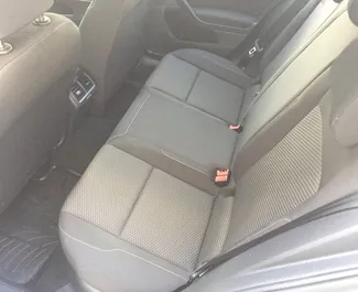 Volkswagen Golf 7 2018 zur Miete verfügbar am Flughafen Podgorica, mit Kilometerbegrenzung unbegrenzte.