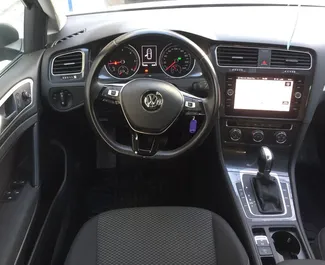 Diesel 1,6L Motor von Volkswagen Golf 7 2018 zur Miete am Flughafen Podgorica.