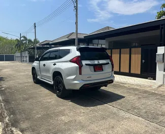 Mietwagen Mitsubishi Pajero Sport 2026 in Thailand, mit Diesel-Kraftstoff und 200 PS ➤ Ab 1800 THB pro Tag.