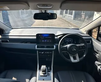 Mitsubishi Xpander Cross 2026 zur Miete verfügbar am Flughafen Phuket, mit Kilometerbegrenzung unbegrenzte.