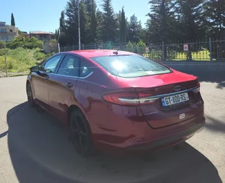 Ford Fusion Sedan 2018 mit Antriebssystem Frontantrieb, verfügbar in Tiflis.